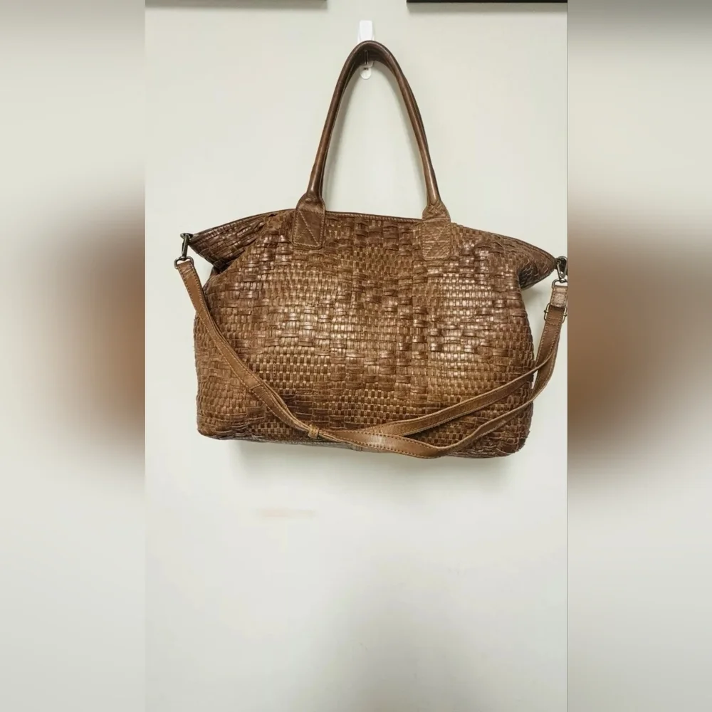 GENUINE LEATHER BAG, VINTAGE LOOK BY ARTISANS IN INDIA.